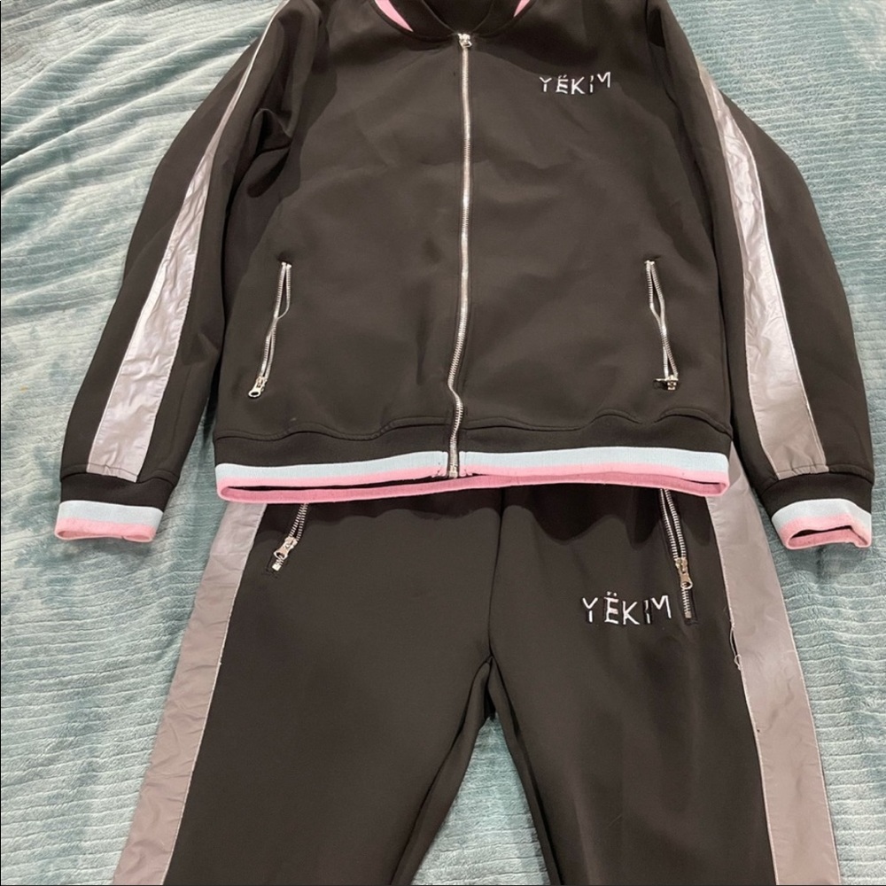 Yekim men’s sweatsuit